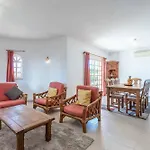 Noras Villa *