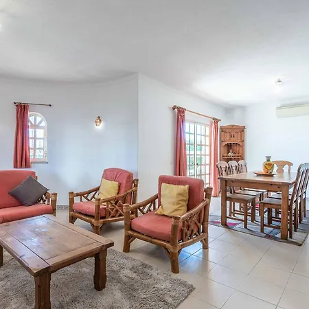 Noras Villa *